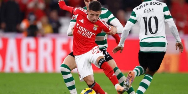 法甲巴黎圣日耳曼对阵里昂大巴黎提前终结冠军悬念比分预测战术分析