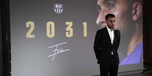 曝巴萨相中曼联弃将！15轮狂轰11球领跑法甲射手榜，格林伍德能否重返巅峰？