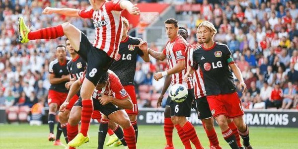 欧冠夜惊雷！拜仁“残阵狂攻”能否撕碎切尔西“客场铁幕”？