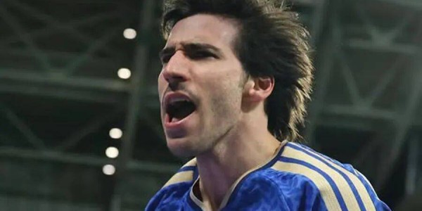 纽卡无缘欧冠有助曼联签托纳利！喜鹊面临1亿缺口，卖1000万就盈利