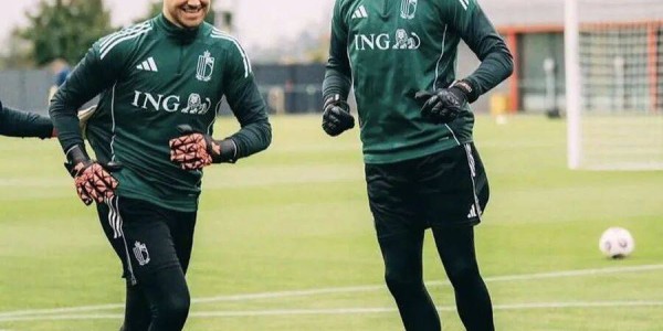 曝曼联仍欲签新门将原因！拉门斯打消更衣室质疑，队友本想要大马丁