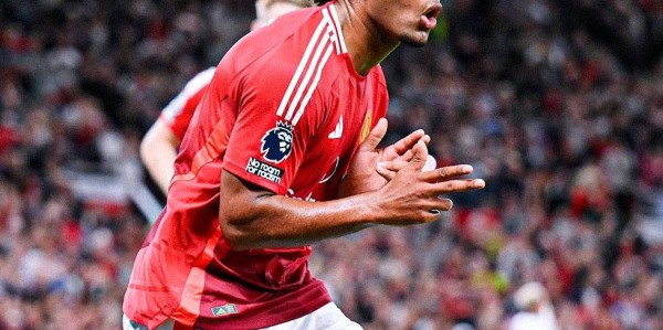 都盯上曼联了！曝科莫冬窗租齐尔克泽，4200万欧射手被阿莫林弃用